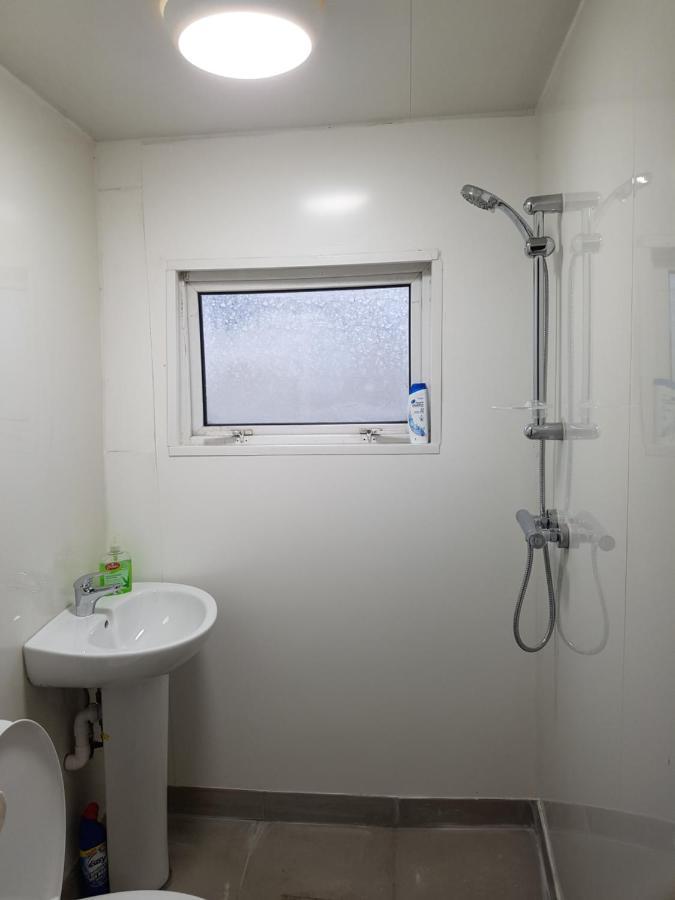 Atlas Road Guest House Кардиф Екстериор снимка