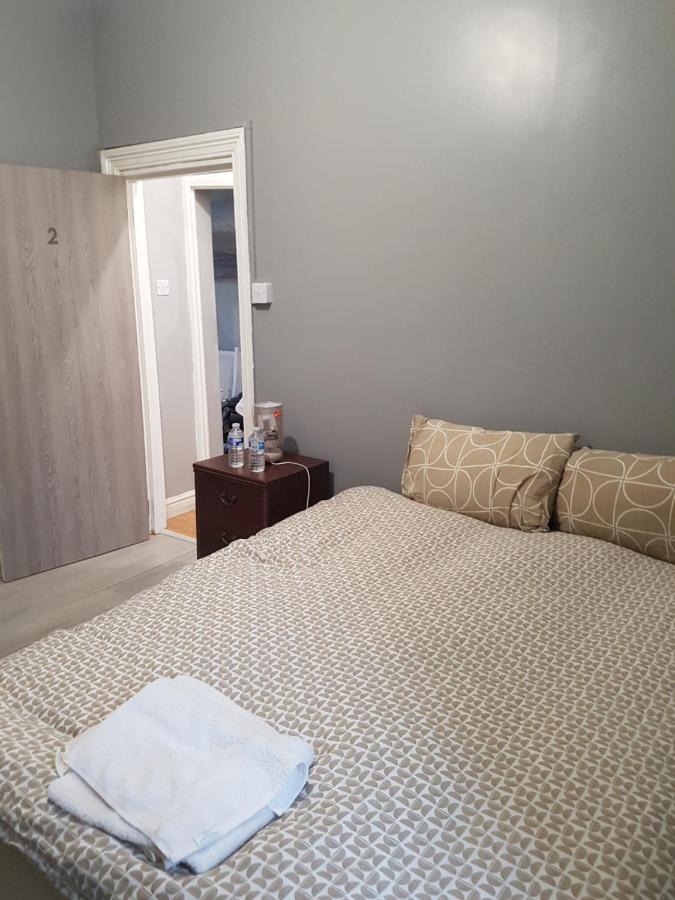 Atlas Road Guest House Кардиф Екстериор снимка